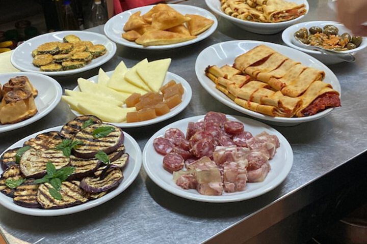 Dining 65 of 86