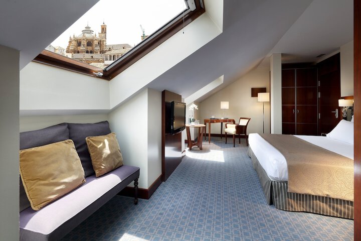 Room 4 of 54