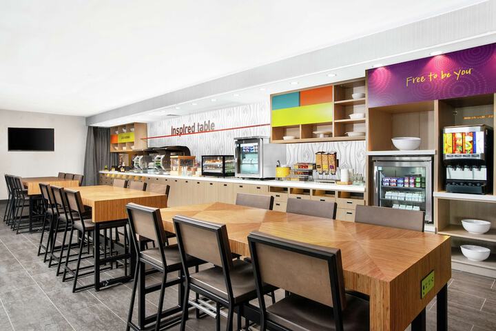 Breakfast area