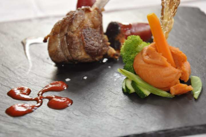 Dining 15 of 18