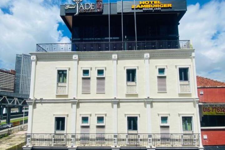 Hotel Zamburger Grand Jade