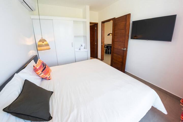 Room 2 of 19