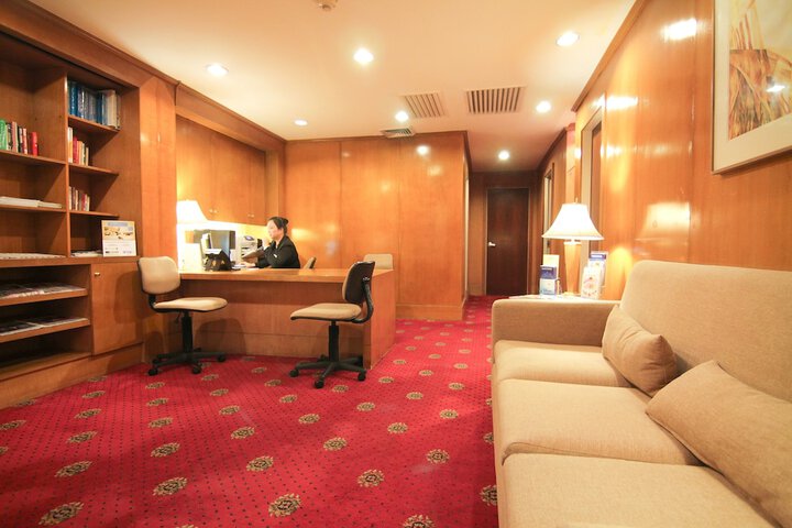 Concierge desk