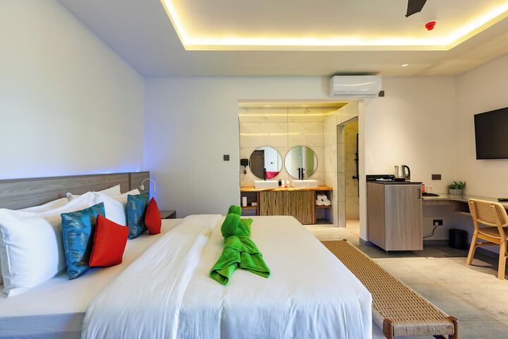 Room 6 of 50