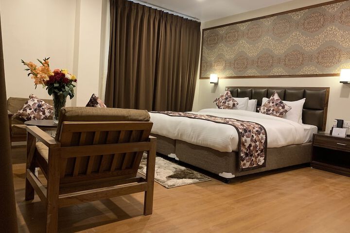 Room 9 of 26