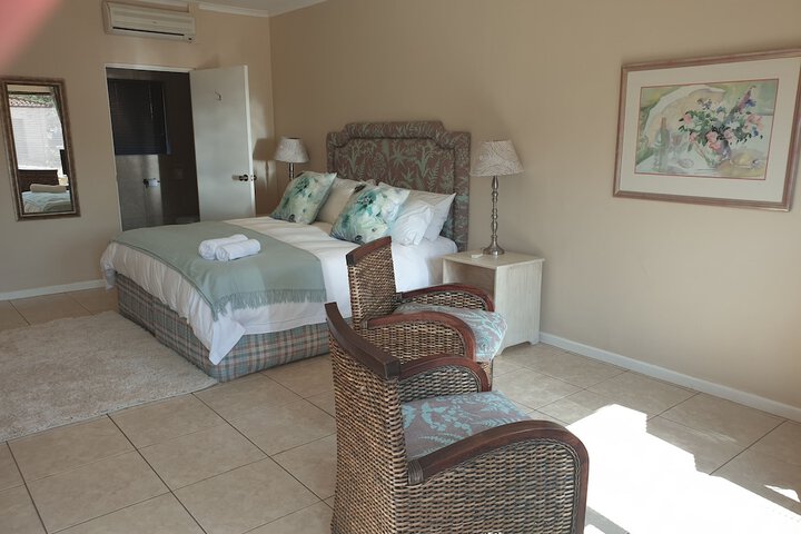 Room 2 of 36