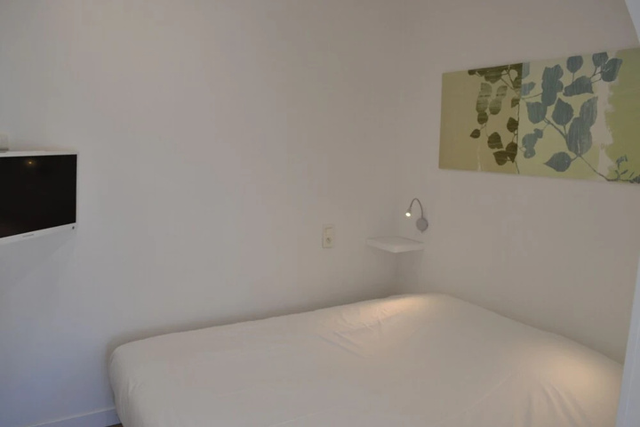 Room 2 of 15