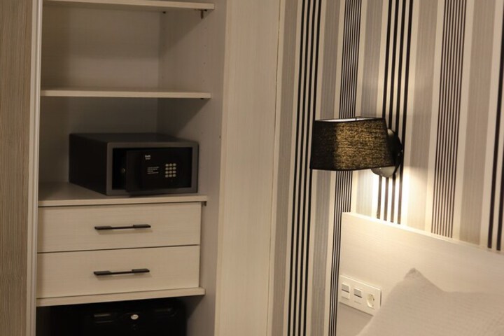 Room 13 of 53