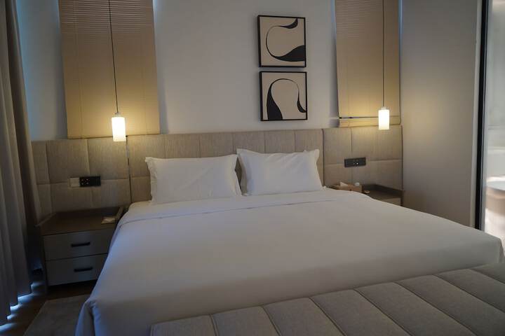 Room 15 of 163