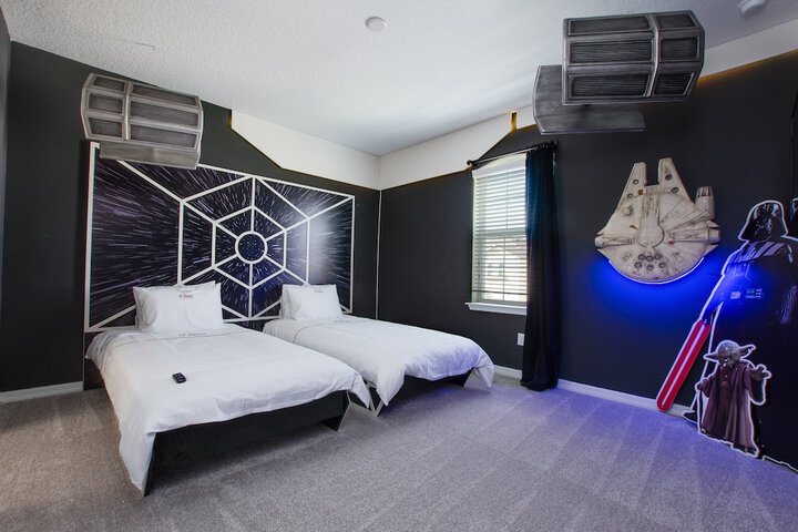 Room 19 of 80