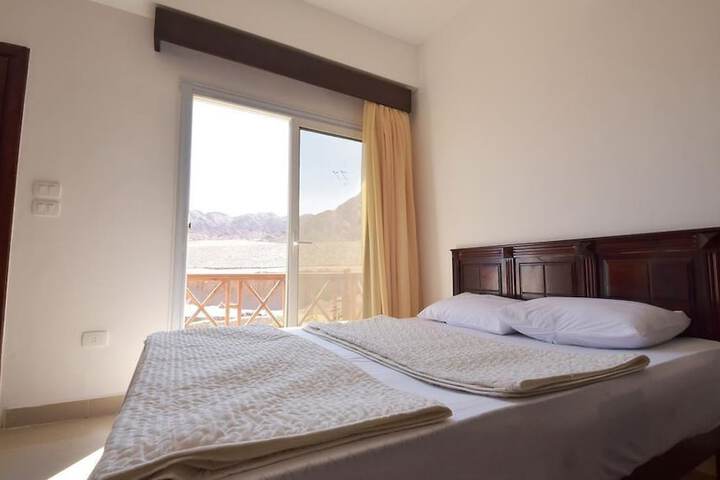 Room 4 of 43