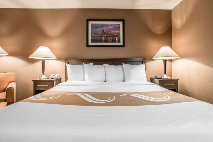 1 King Bed (5 of 15)