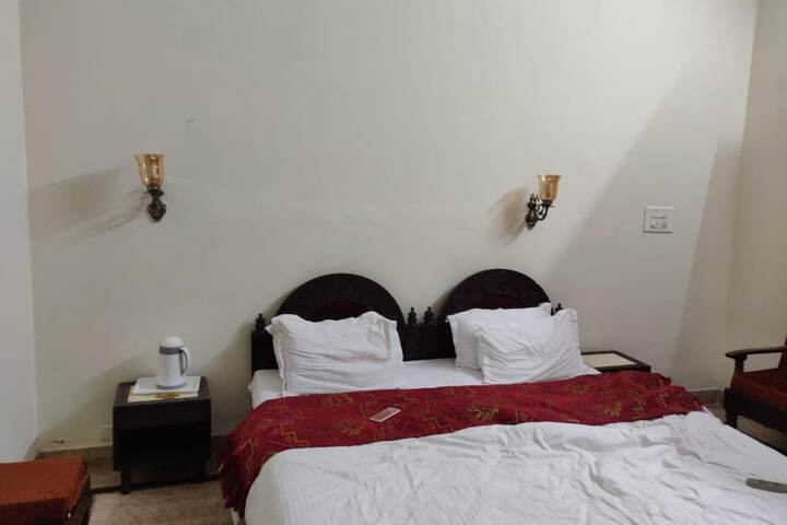 Room 7 of 14