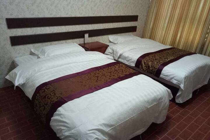 Room 5 of 14