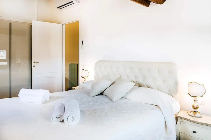 Room 5 of 30