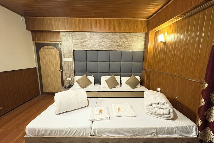 Room 15 of 40