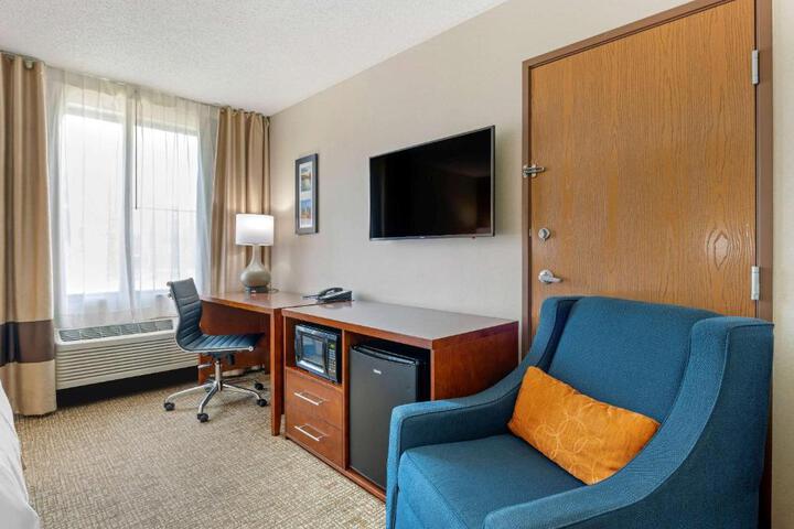 2 Double Beds (3 of 8)