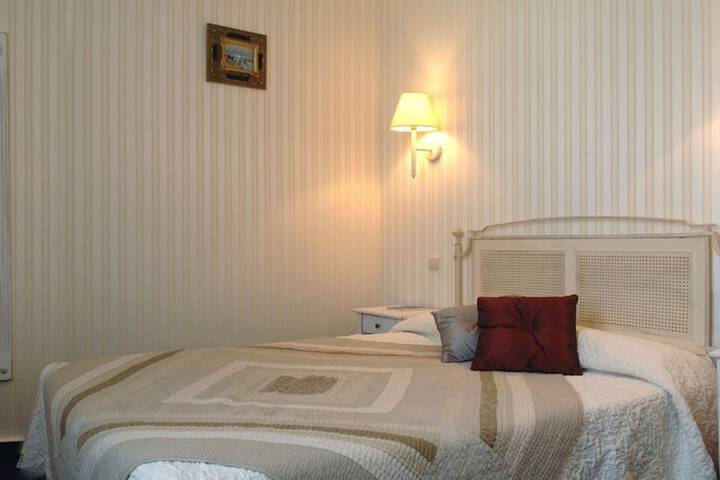 Room 4 of 42