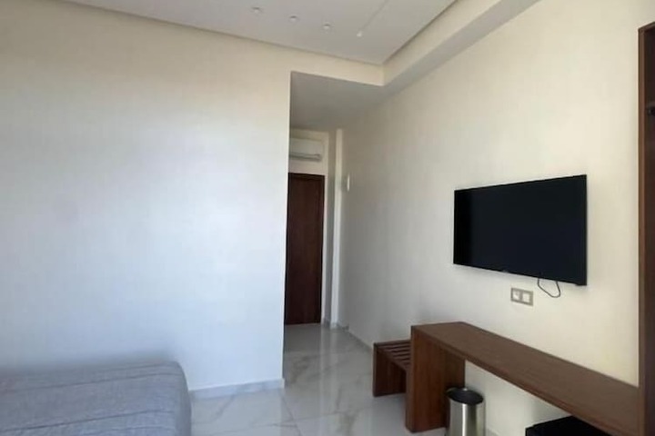 Room 8 of 25