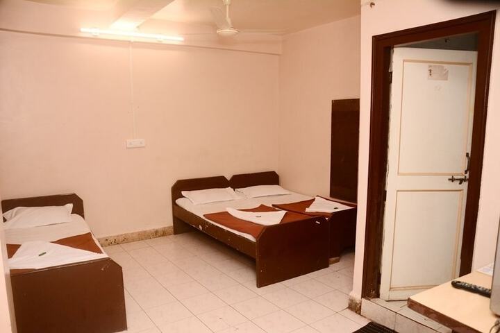 Room 5 of 20