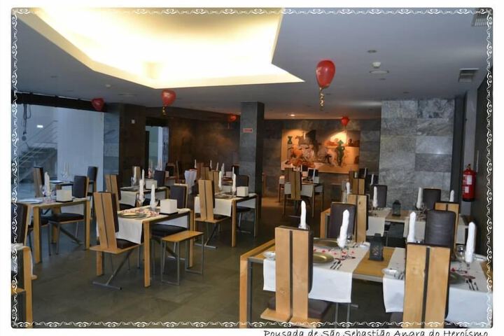 Dining 38 of 62
