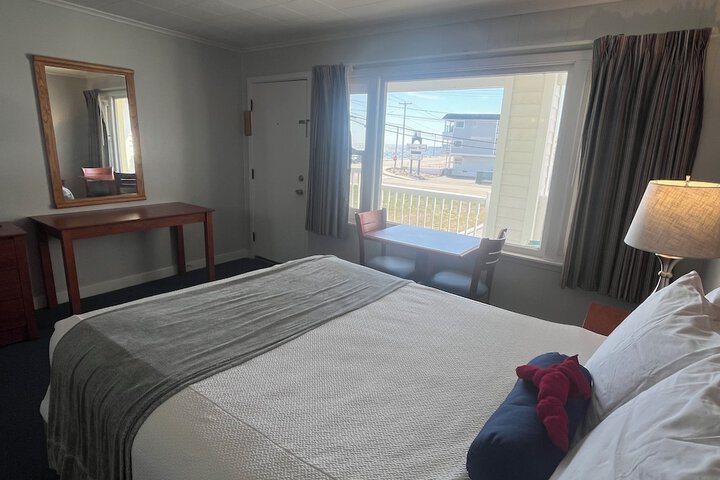 Room 14 of 38