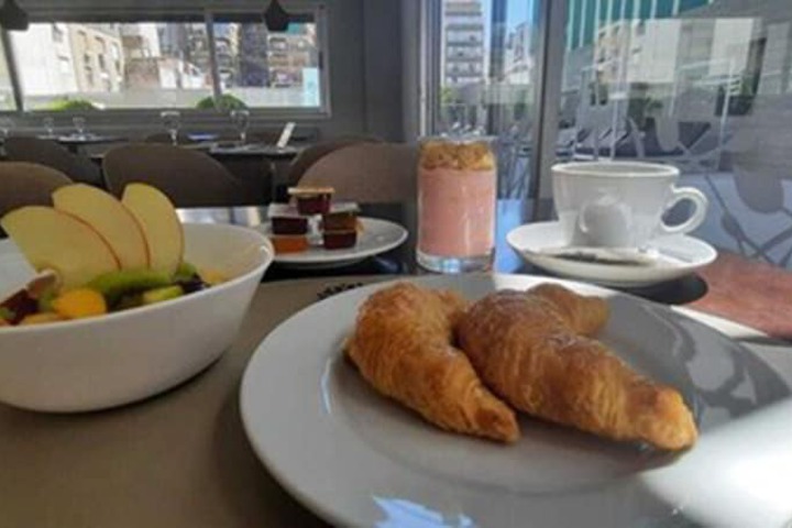 Breakfast/Coffee Service 75 of 84