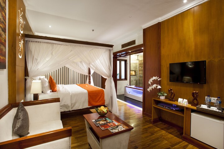 Room 30 of 83