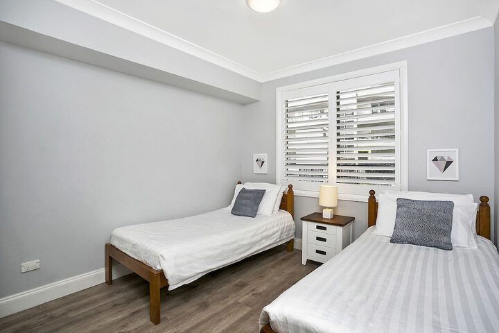Room 2 of 9