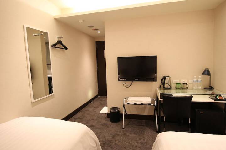 Room 13 of 65