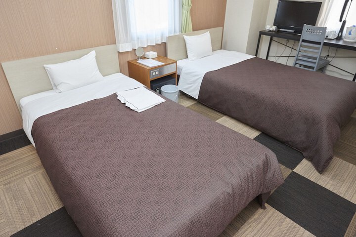 Room 14 of 27