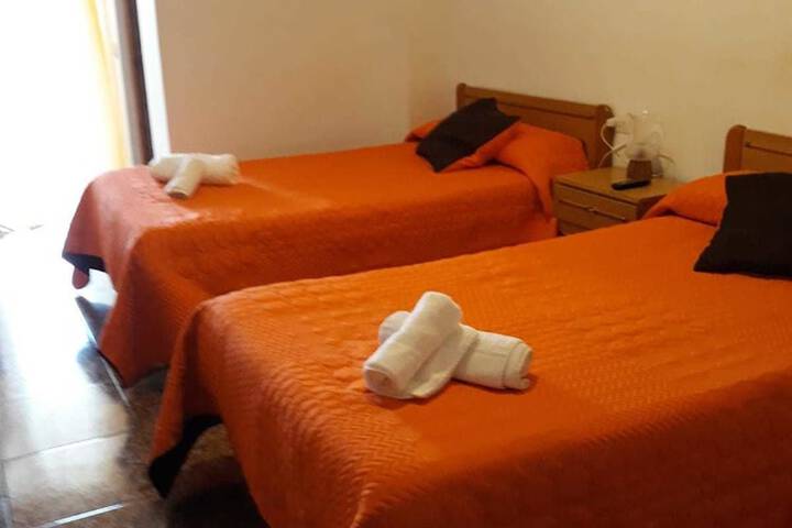 Room 2 of 5