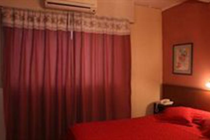 Room 10 of 30