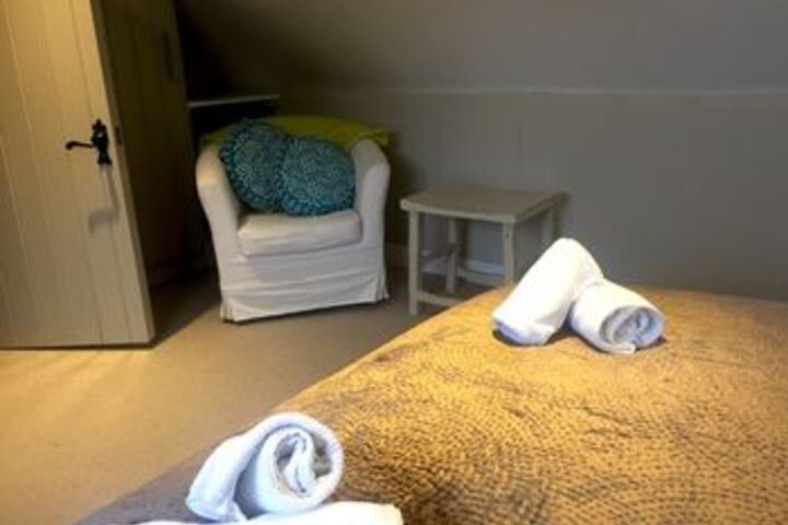 Room 6 of 14