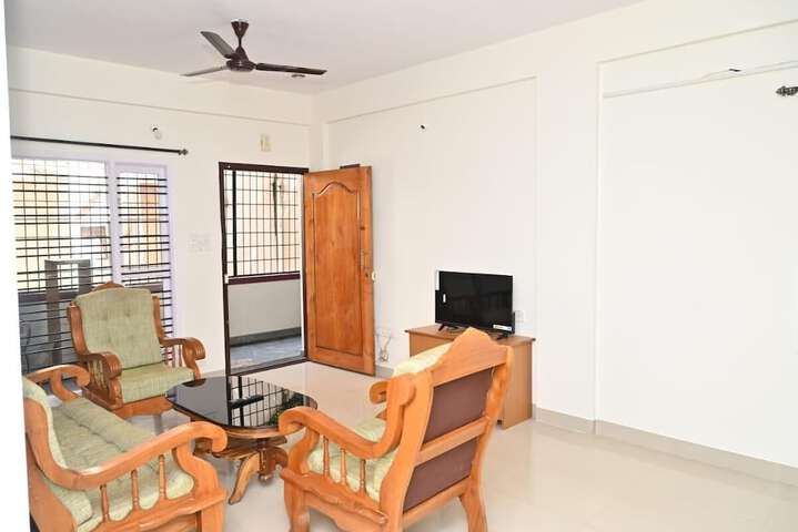 Room 9 of 14