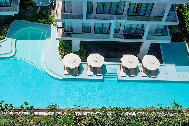 Pool 65 of 133