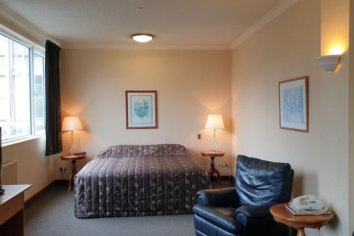 Room 16 of 30