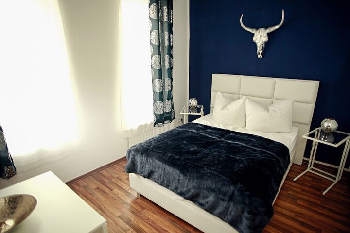 Room 14 of 77