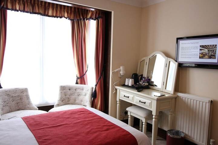 Room 26 of 140