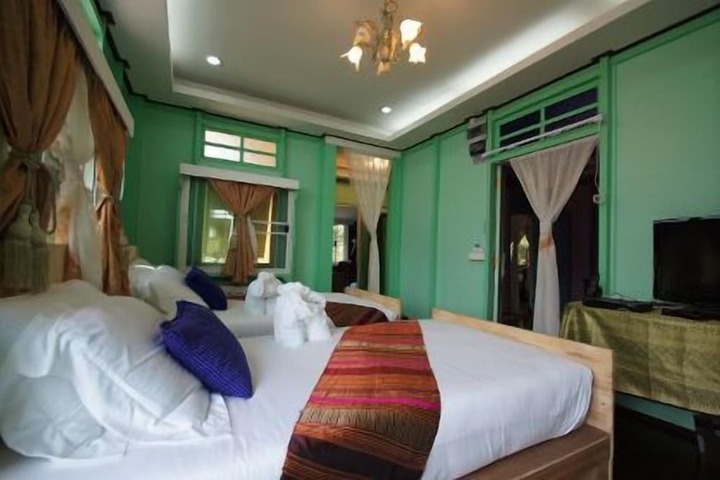 Room 4 of 50