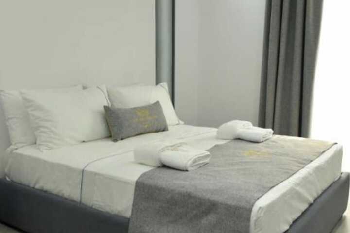 Room 2 of 164
