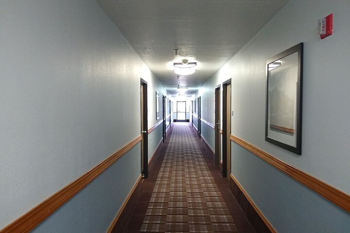 Ballroom/Hall 36 of 40