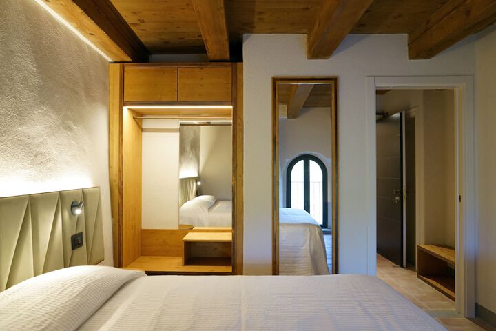 Room 5 of 26