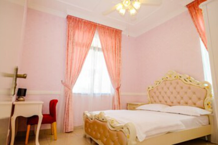 Room 21 of 24