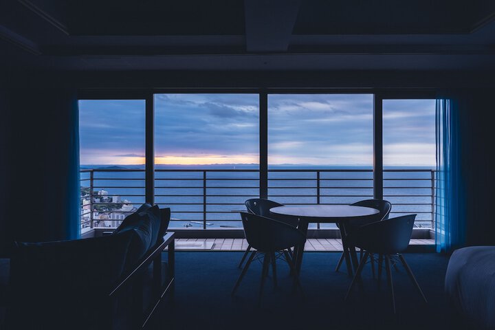 Room 6 of 42
