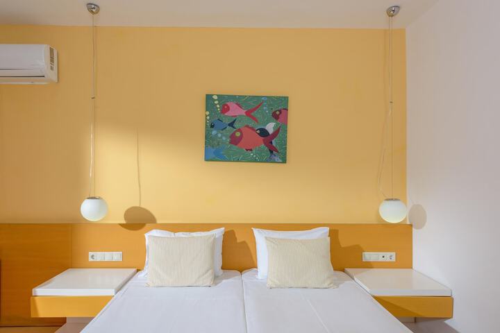 Room 23 of 73