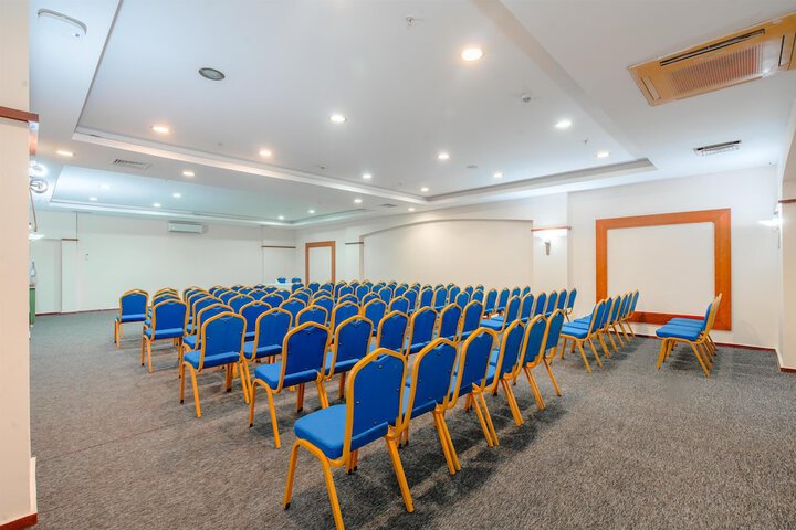 Business Center 104 of 128