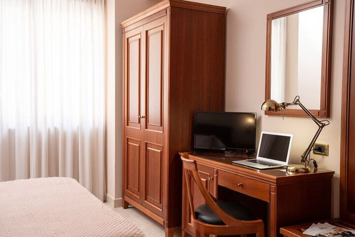 Room 17 of 111