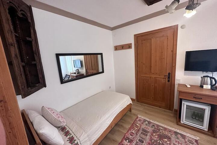 Room 57 of 127