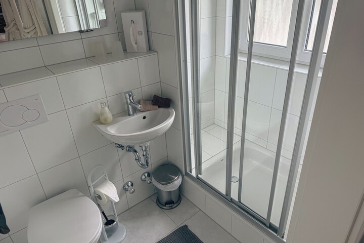 Room 14 of 18